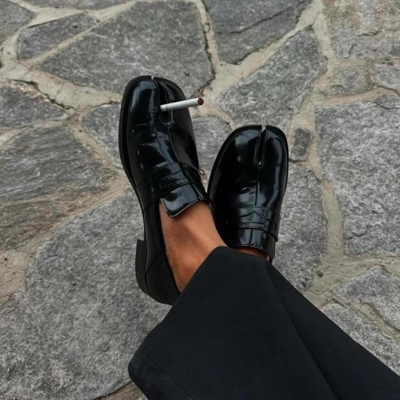 Maison Margiela Leather Tabi Loafers